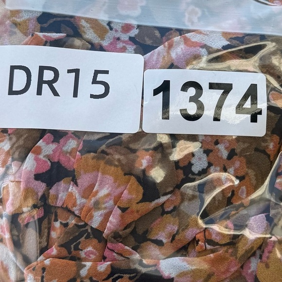 Showpo Liadi Playsuit Jumpsuit wome longsleeve plunge playsuit Black Floral Sz 8 - Picture 16 of 16